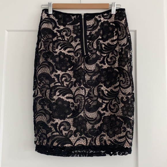 NWOT H+M Black Lace Overlay Pencil Skirt - Picture 2 of 4